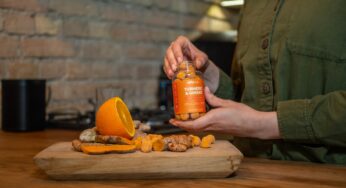 Using Turmeric for Better Skin Health: Expert Tips and Techniques
