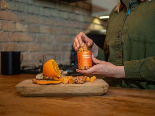 Using Turmeric for Better Skin Health: Expert Tips and Techniques
